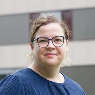 Frau Ramona Gräf