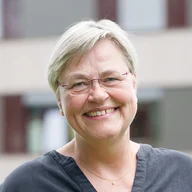 Frau Anette Pape
