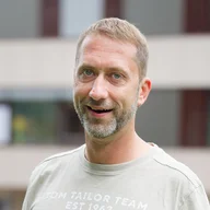 Herr Birk Menyes