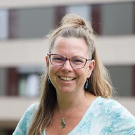 Frau Toni Adams